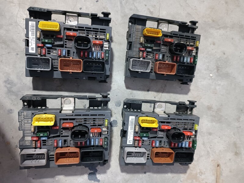 Suitable for Peugeot 206 C2 307 Fuse Box 308 Citroen 408 Triumph Engine Compartment Fuse Box Bsm Suitable for Peugeot 206 C2 307 Fuse Box 308 Citroen 408 Triumph Engine Compartment Fuse Box Bsm