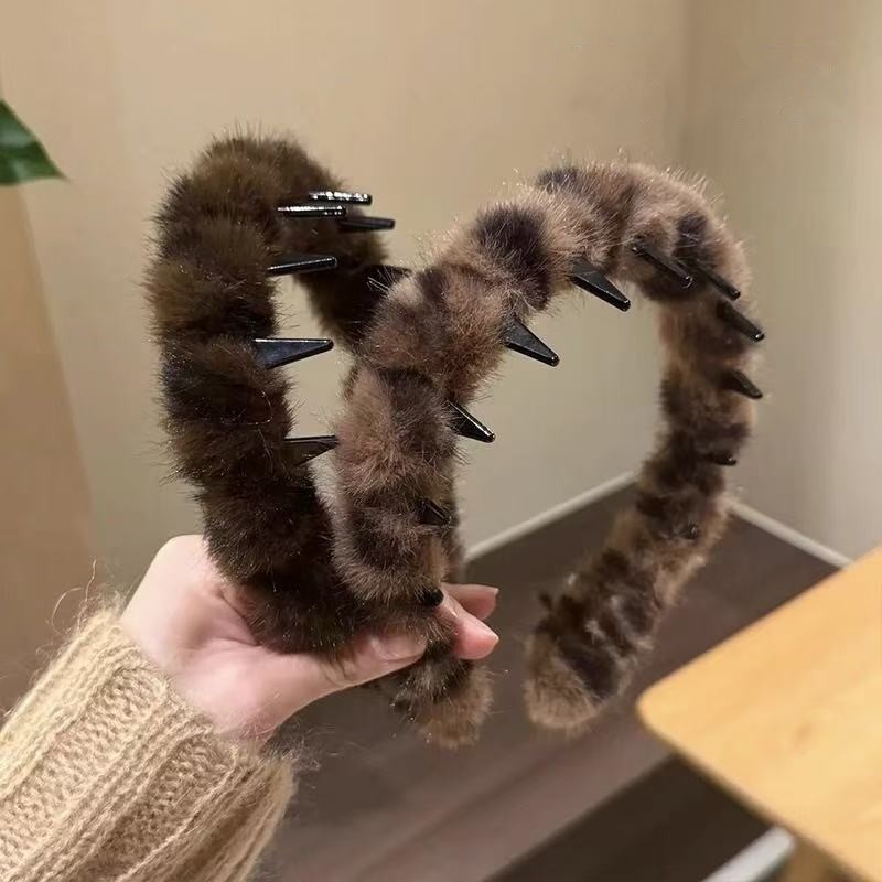 Autumn and Winter Retro Leopard Print Toothed Plush Headband for Women, Non-Slip Face Washing Hair Clip Headband, 2025 New High Cranial Top Headwear