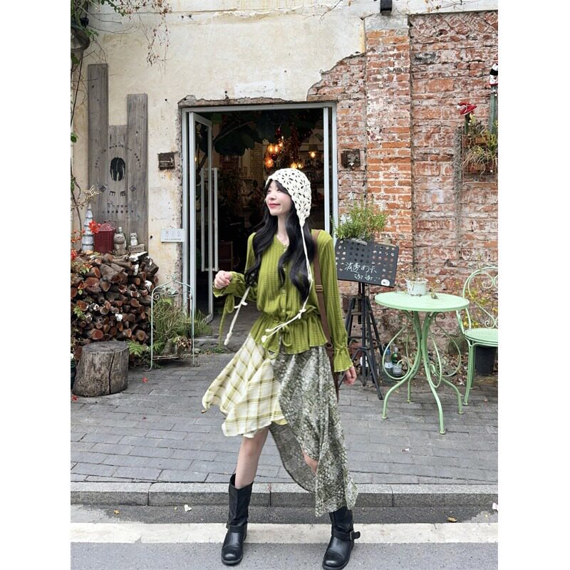 Early Spring Beautiful Outfit for Women, Forest-Style Green Lace-Up V-Neck Knitted Top with Irregular Hem Skirt Two-Piece Set