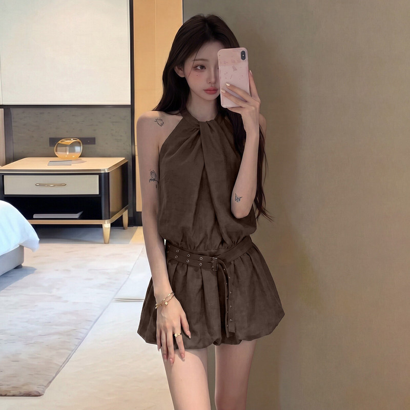 French-Style Retro Coffee-Colored Halter Neck Dress for Women, Summer Elegant Design, Waist-Cinching, Slimming, Sleeveless, Off-Shoulder, Floral Dress French-Style Retro Coffee-Colored Halter Neck Dress for Women, Summer Elegant Design, Waist-Cinching, Slimming, Sleeveless, Off-Shoulder, Floral Dress