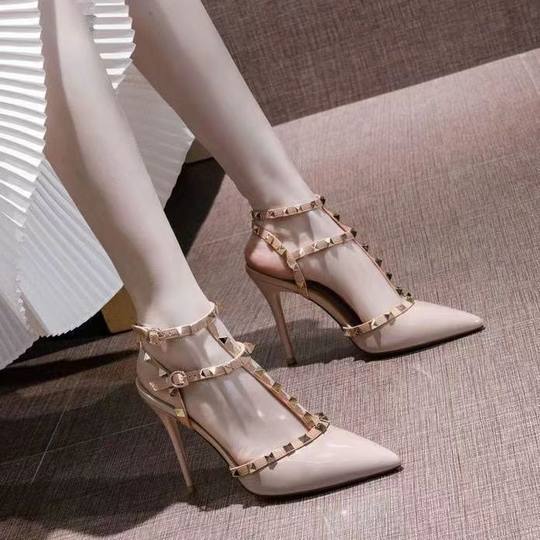 Internet celebrity thin heel rivet high heels pointed toe