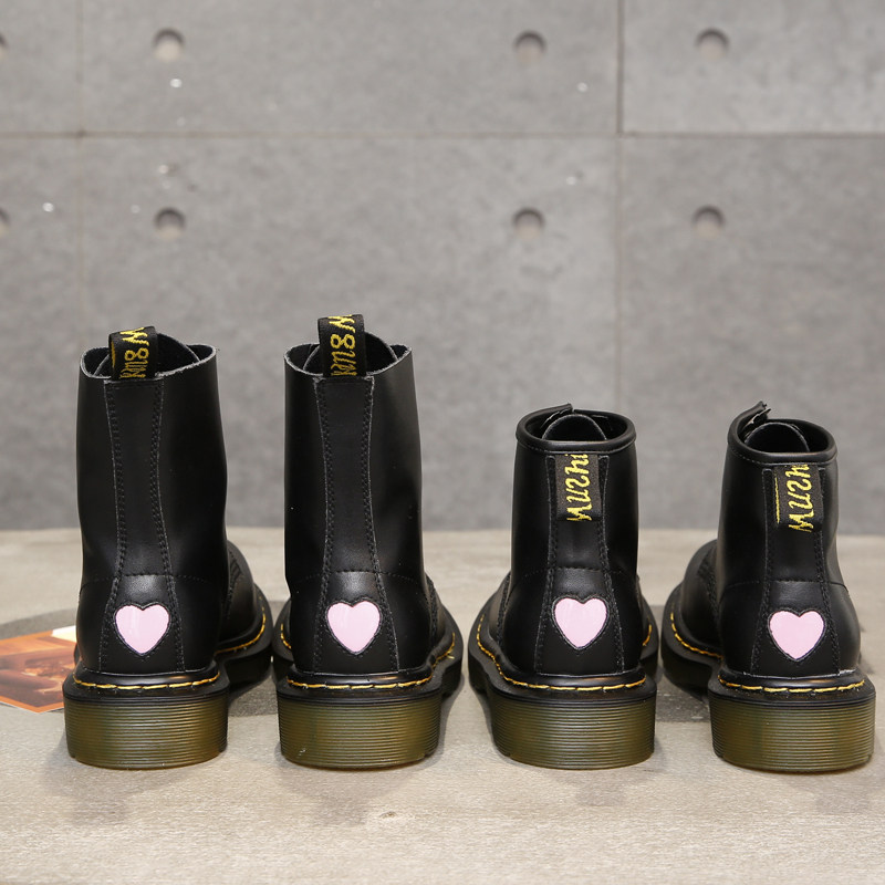 Leather six-hole Martin boots women's autumn and winter 2021 new wild British style ins cool street spring and autumn single boots short boots