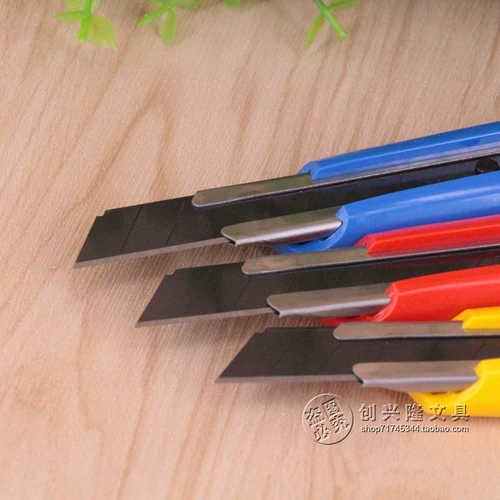 LC-500B Красивый нож гонга среднего размера Американский работник ширина 18-миллиметрового бумажного ножа автоматически блокирует нож для красоты 500B