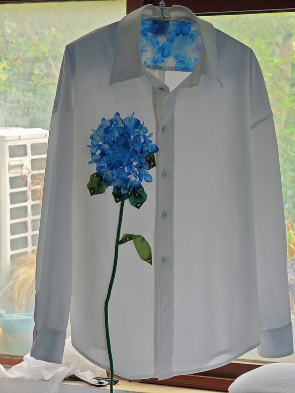 Chengguang Wang Hydrangea Hand-Beaded Shirt with a Concert-Style Design, Long-Sleeved Shirt
