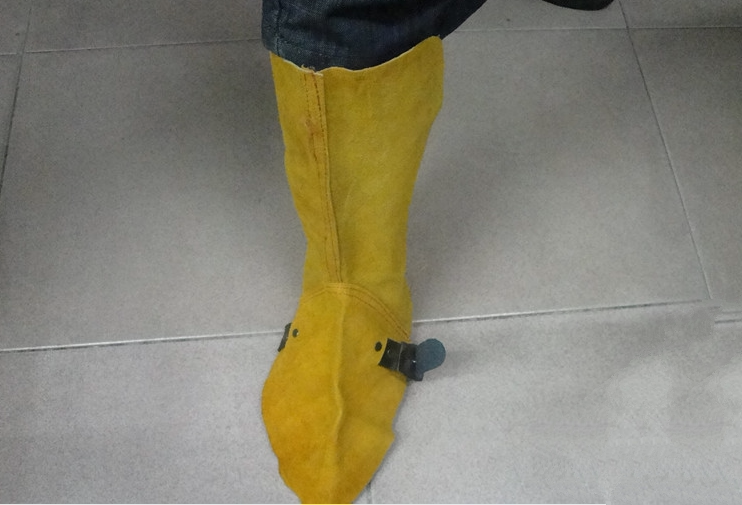 Electric welding leather foot sleeve welding foot sleeve Niu two-story leather electric welded feet cover fireproof splash-proof welding