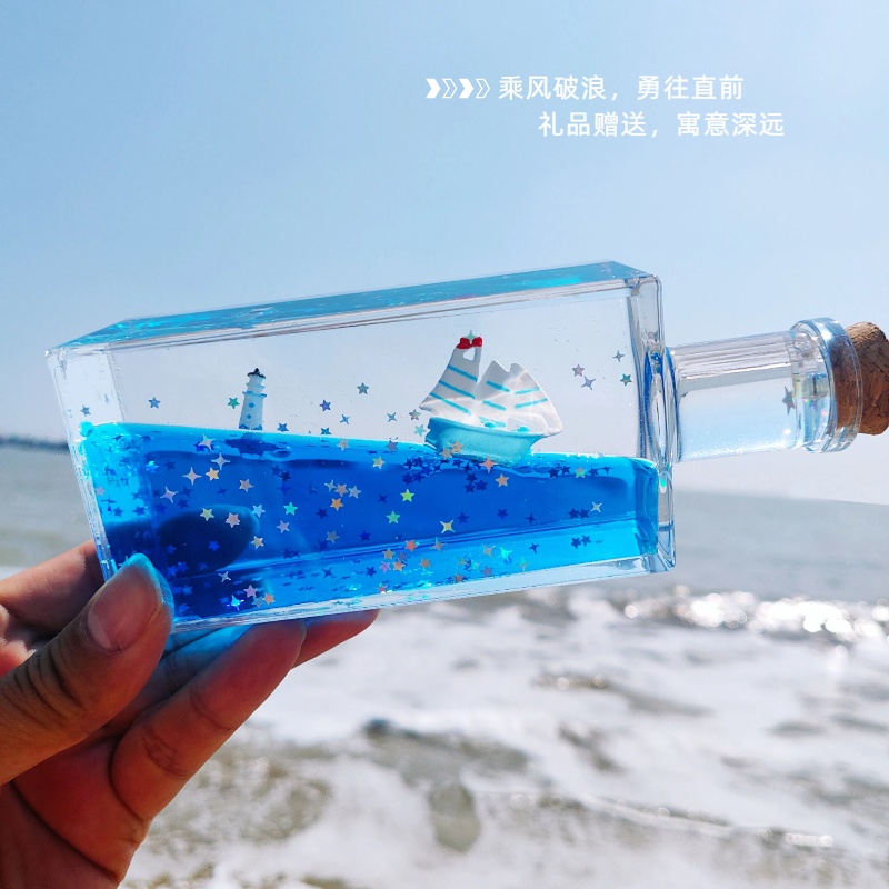 クルーズ船が油の漂流ボトルに転覆することはありません。誕生日の男性と女性への記念日の贈り物のデスクトップの装飾品