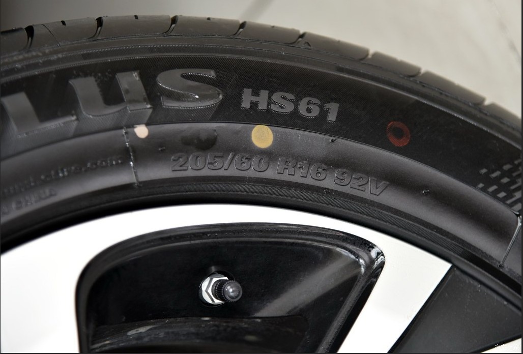 Kumho Tyre 205 / 60R16 92V HS61 Xe áp dụng Baojun 510 nguyên bản hỗ trợ Cruze Great Wall M4 bánh xe ô tô giá rẻ