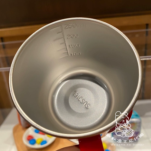 Дисней Эша Стиди Бэндбус может разделить анти -падающие маленькие дети из нержавеющей стали чашка для рта. Дети пьют водяную чашку коров