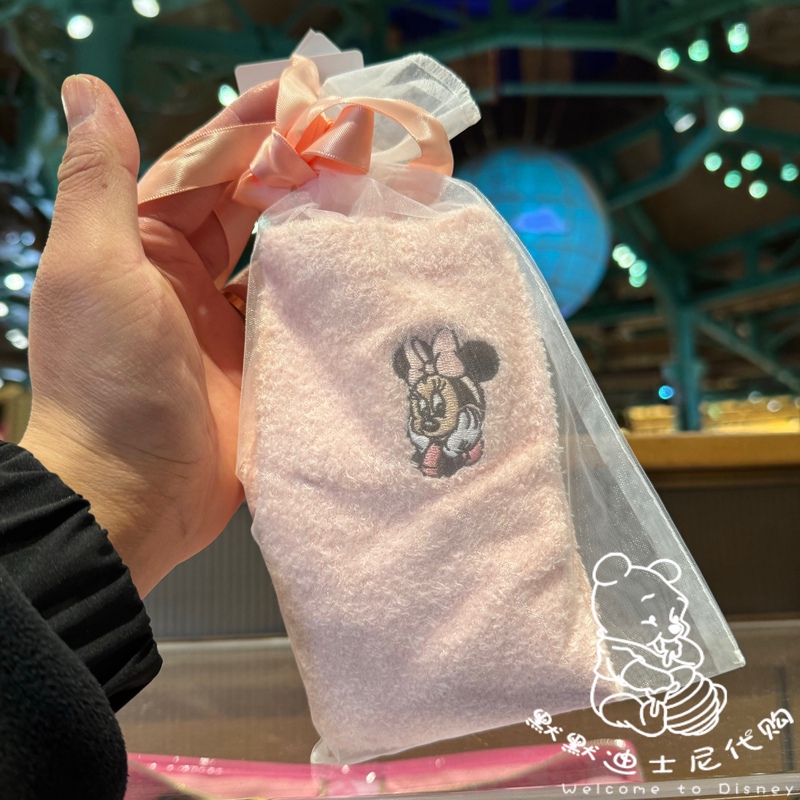 Shanghai Disney Domestic Mickey Mouse and Minnie Cartoon Anime Plush Warm Socks Gift Box Set