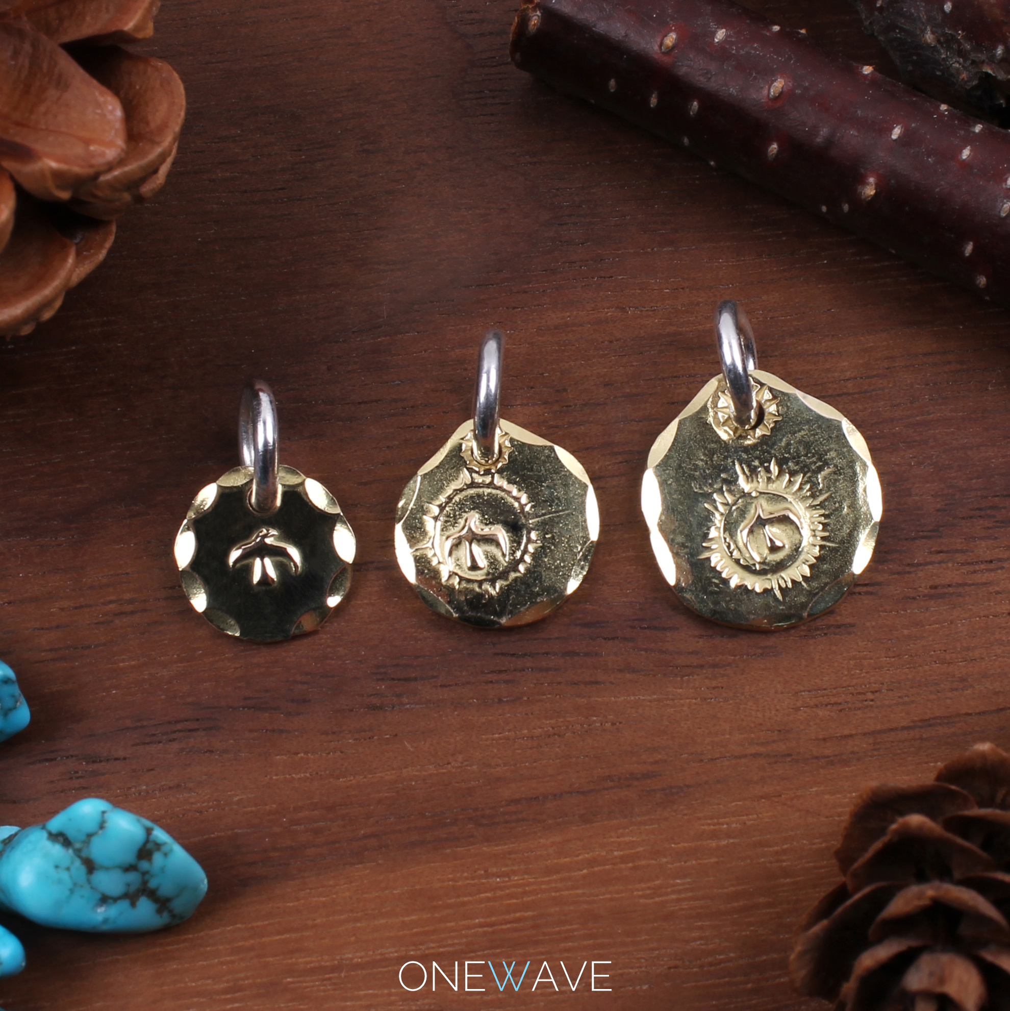 (Domestic Spot) goros gold cake SML number Takahashi googi flying bird card necklace pendant