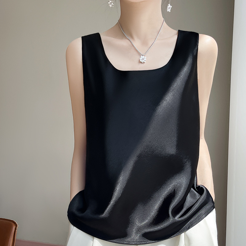 Light Luxury Style, High-End Silk Acetate Satin Camisole for Women, Square Neck, Sleeveless Base Shirt, Suitable for Wearing under a Suit