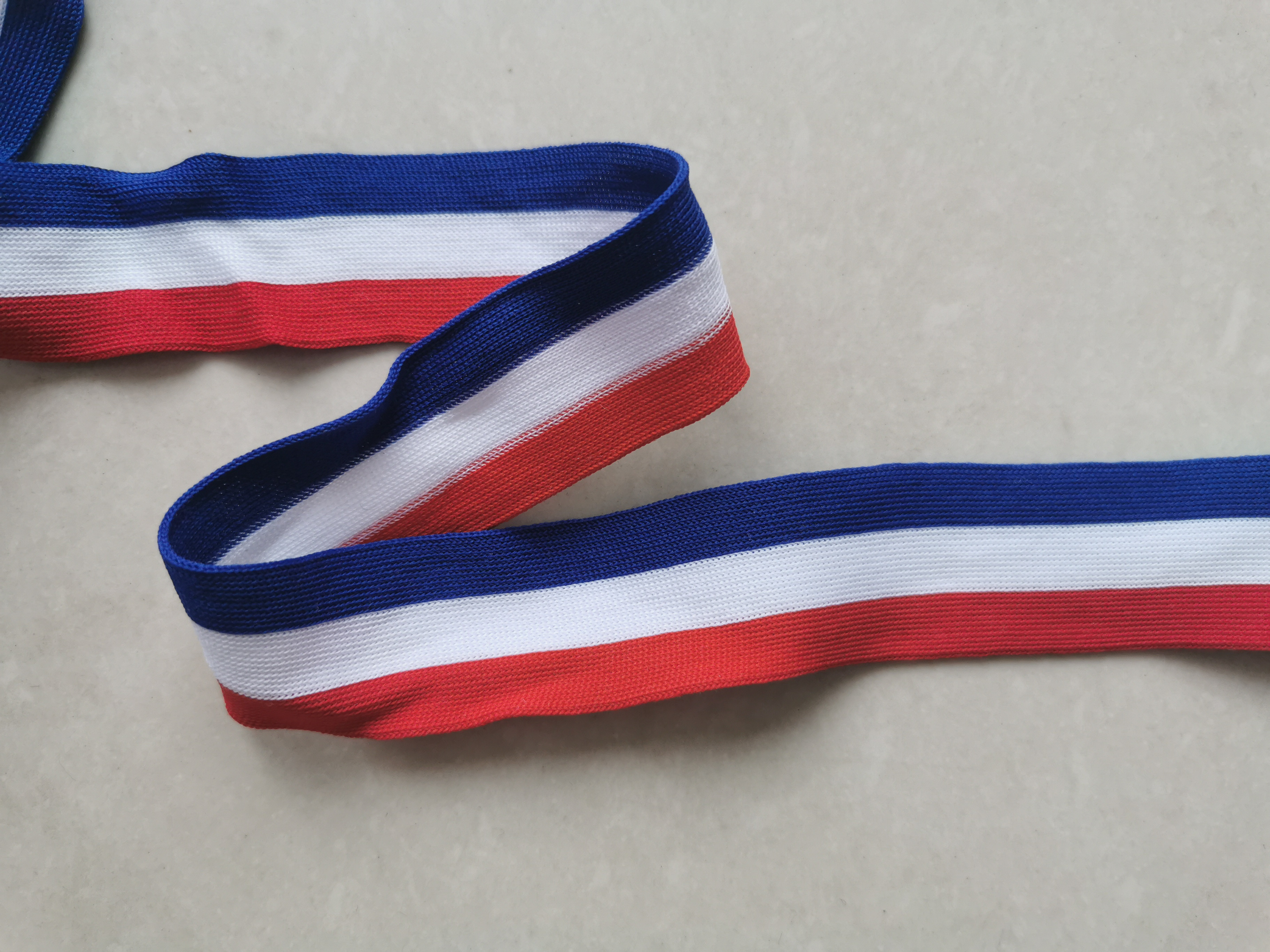 2 7cm wide red, white and blue three-color stripes horizontal elastic knitted belt clothing side decorative belt accessories 1 yuan 3 meters