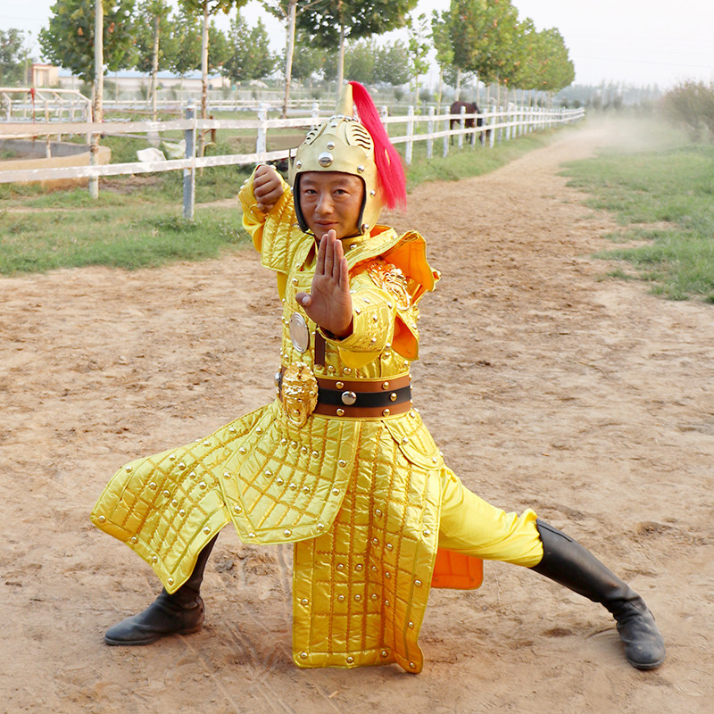 The ancient clothes armor General Flower Mulan Yue flew out to serve as an adult Han clothes bodyguard for the ancient soldier's armored suit