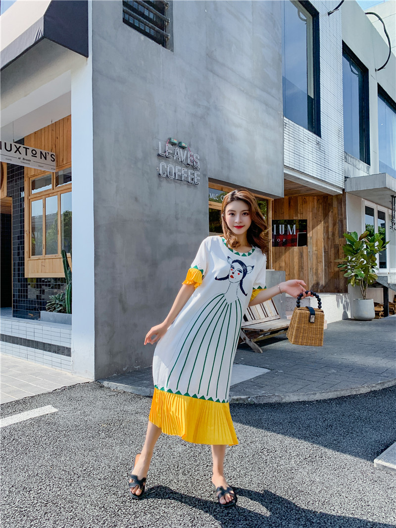 VK旗艦店 韓系人物印花撞色拼接魚尾裙寬鬆短袖洋裝