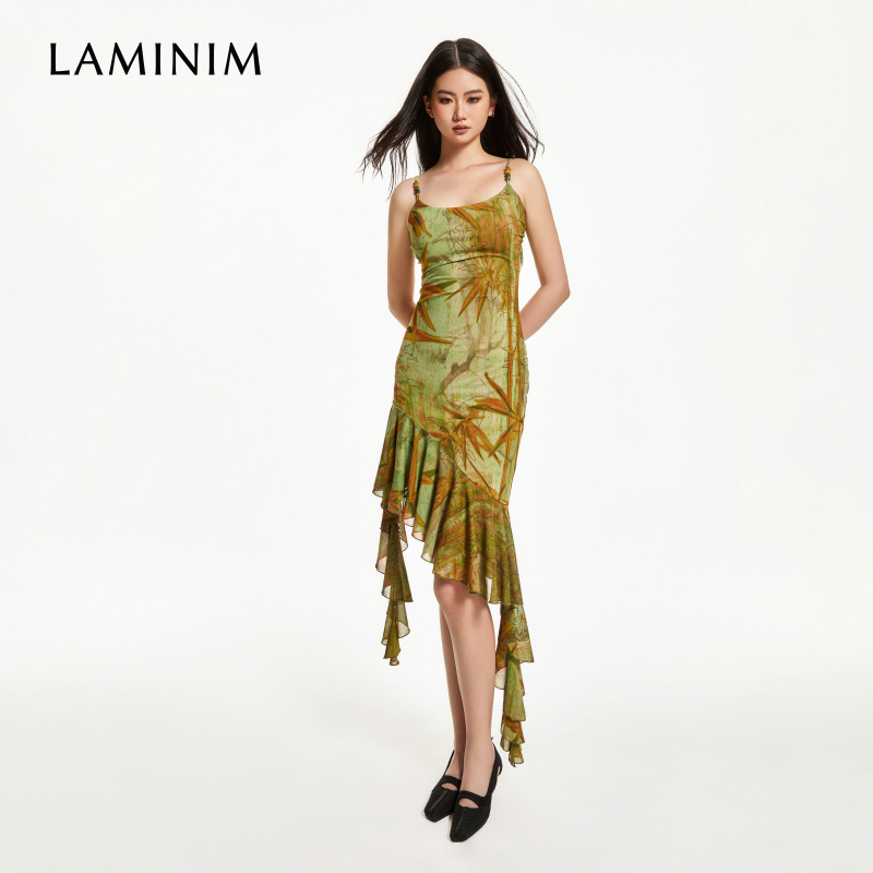 Laminim New Chinese-Style Printed Stretchy Ruffle Dress with Open Back for Seaside Vacation in Mesh Fabric Laminim New Chinese-Style Printed Stretchy Ruffle Dress with Open Back for Seaside Vacation in Mesh Fabric