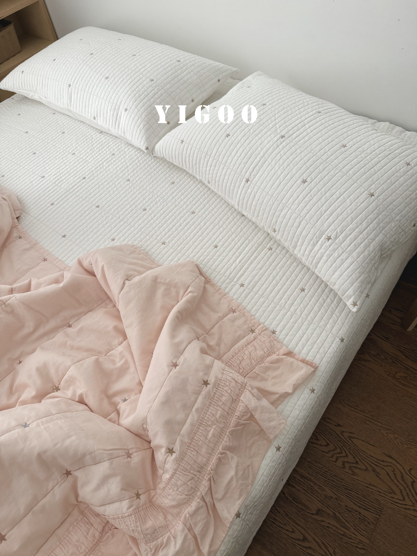 Корейский комплект постельного белья с вышивкой звездочек из хлопка три предмета с утолщенной простыней и всесезонным одеялом