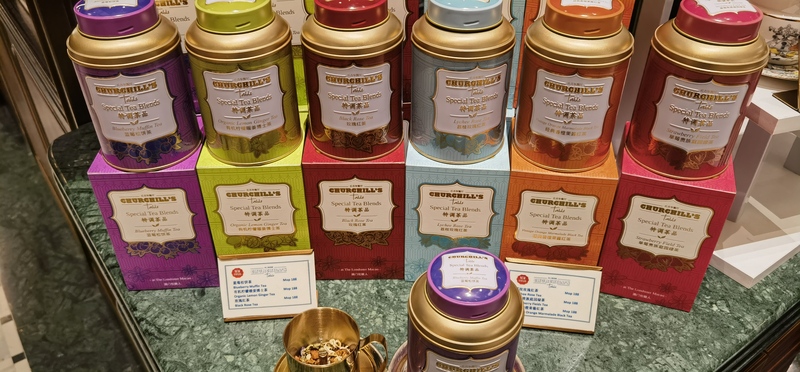 In-Stock Macau Souvenirs London Churchill Restaurant Canned Tea Gift Set Flower Tea Classic Biscuits Christmas Limited Edition