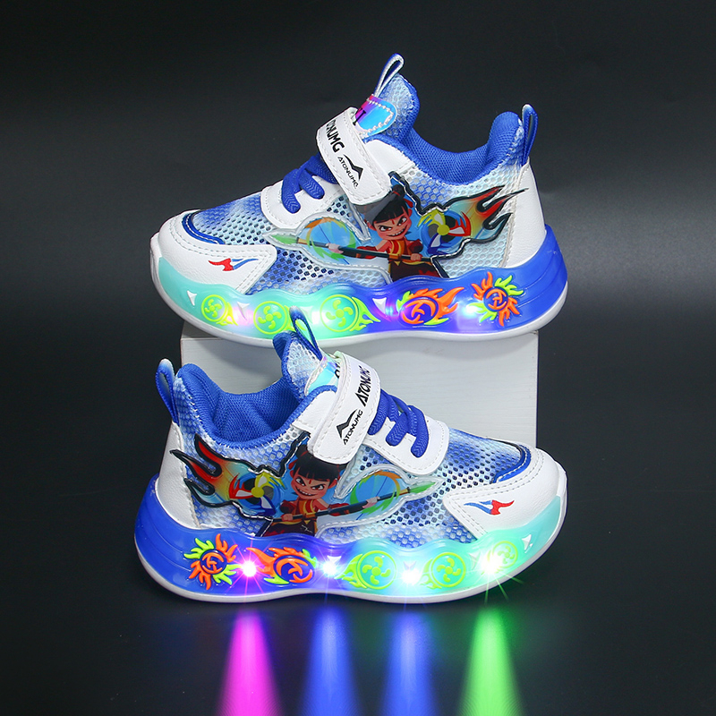 Nezha Boys' Light-Up Casual Sneakers, New Summer Breathable Mesh Non-Slip Shoes, Student Twist Shoes