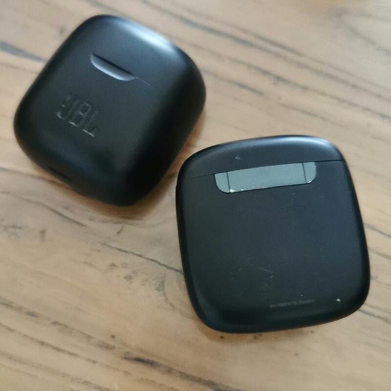 Negotiable Price for Replacement of Lost Jbl 225Tws Wireless Bluetooth Earphone Charging Case Negotiable Price for Replacement of Lost Jbl 225Tws Wireless Bluetooth Earphone Charging Case