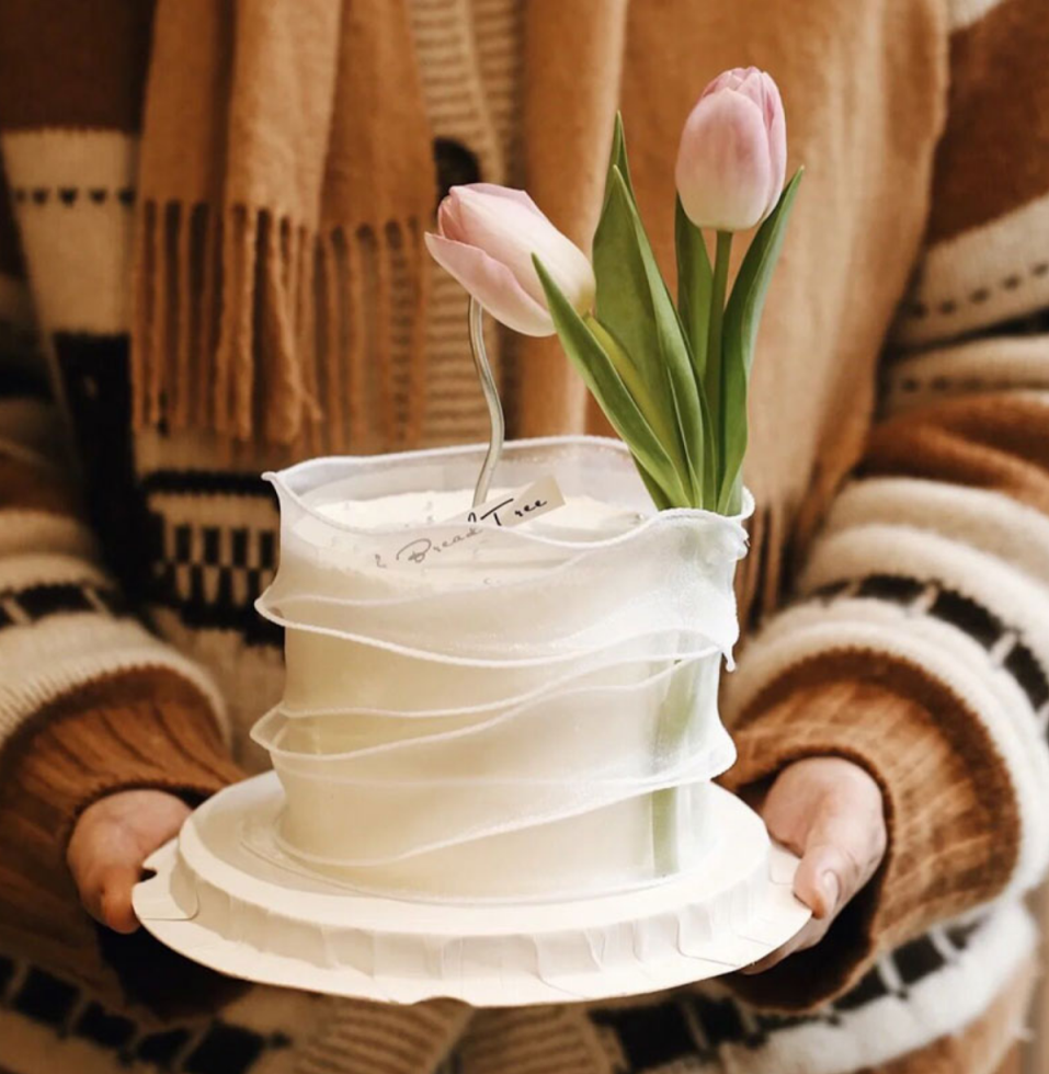 Goddess cake decoration Minimalist style ribbon tulip bouquet cake 3 8 goddess queen happy holiday cake