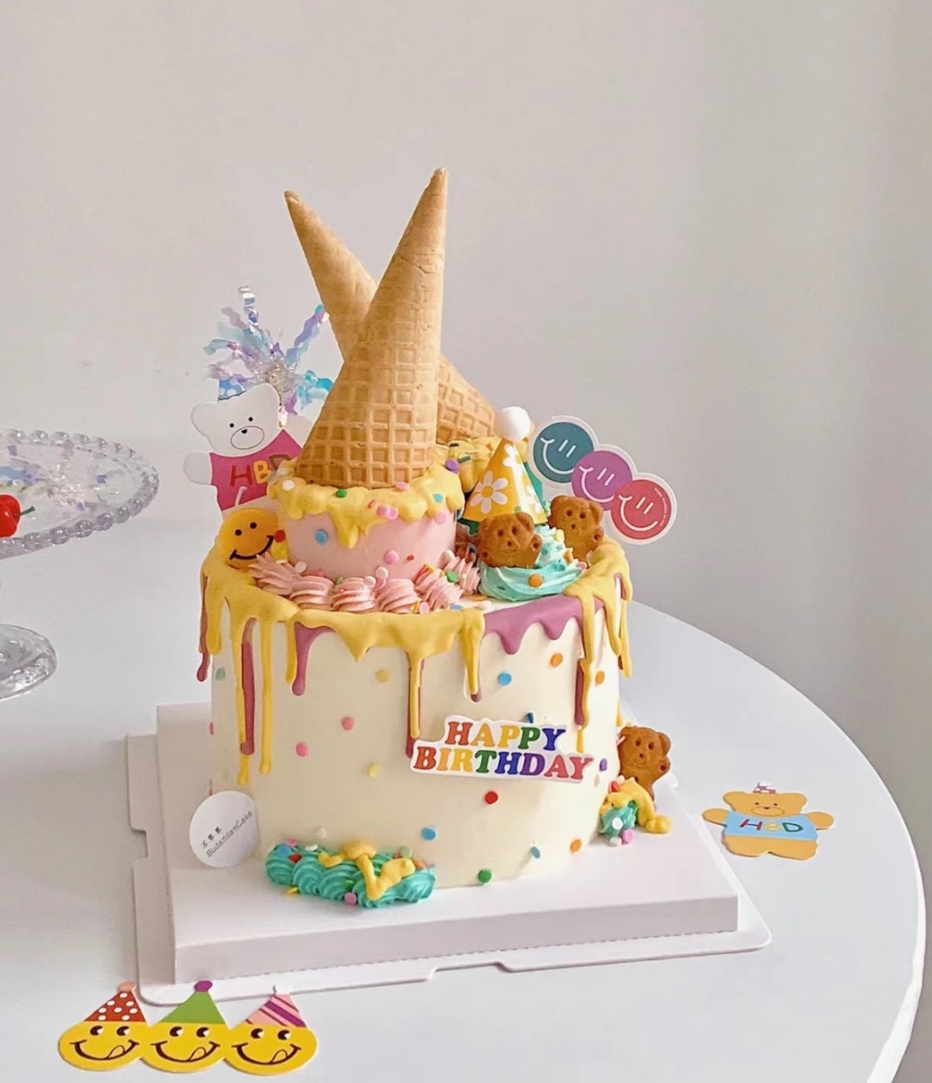 Net Red Retro Small Bear Biscuit Egg Roll Birthday Cake Decorate Swing Piece Hot Milky Egg Silo Cake Costume for a swing 