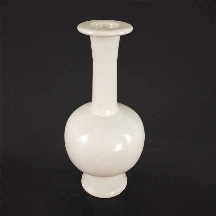 宋代 定窑 包口刻花卉纹盘口瓶 陶芸 文房具 置物 古美術 花瓶 禮品 年代物 銘品 龍泉窯青磁陽刻浮彫花卉紋広口瓶・宋時代 中国古玩