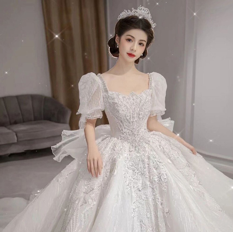 Wedding dress for princess for bride, puff sleeves, french style, fitted