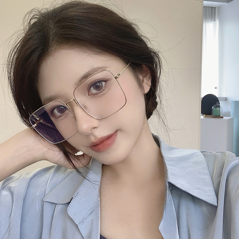 Retro Gold Square Plain Glasses for Women, Korean Style Trendy Influencer Style, Suitable for Large Faces, Slimming Effect, Can Be Fitted with Prescription Lenses Retro Gold Square Plain Glasses for Women, Korean Style Trendy Influencer Style, Suitable for Large Faces, Slimming Effect, Can Be Fitted with Prescription Lenses