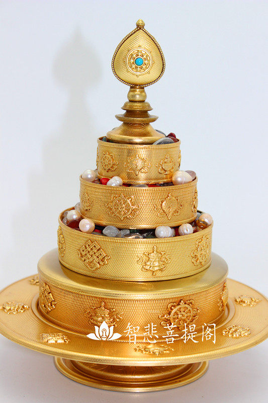 Pure gilt copper eight auspicious Man tea tray with a full set of pallets