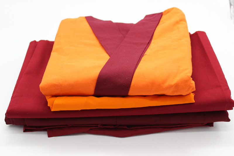 Pure cotton Tibetan Buddhist supplies Indian cloth lamas dress Tibetan monk monk coat five pieces to give a belt one