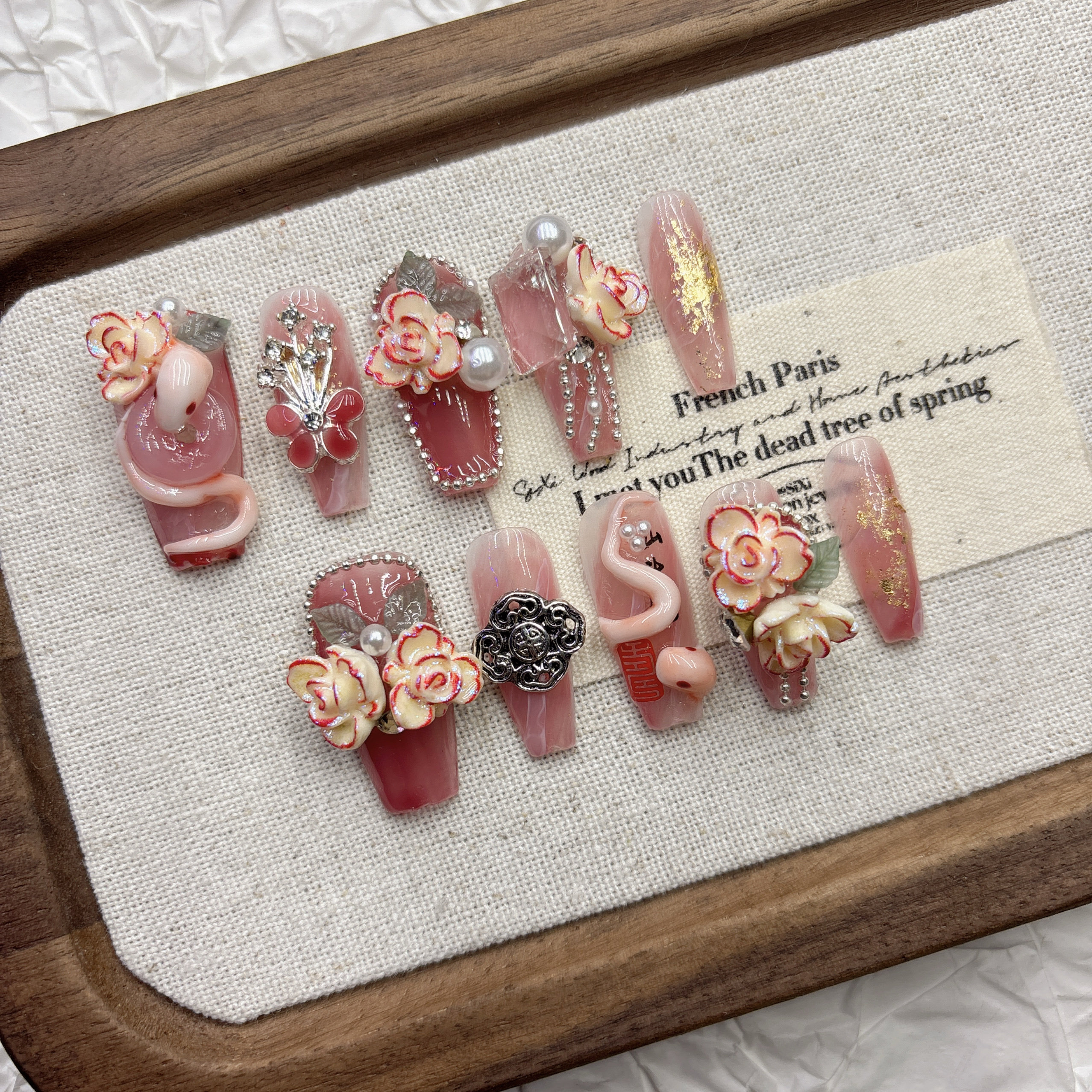 Pure handmade armor, national style, pink series, small snake heavy industry, European and American style, advanced sense of 2026 New Year's Internet celebrity explosion — wholesale press on nails detail view 5