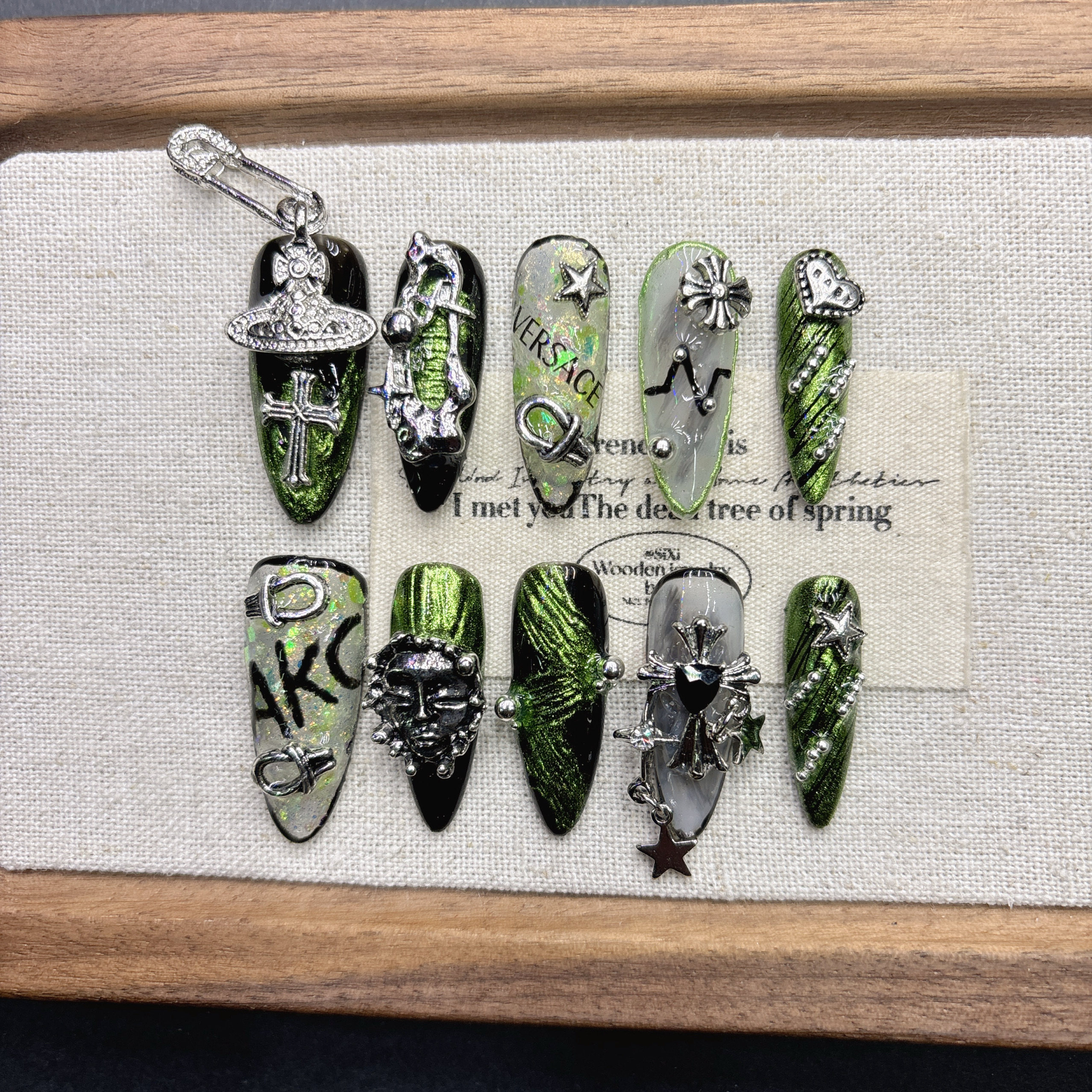 Green Spice Girl Cool Handsome Handmade Nail Wear Advanced White Nail Art European and American Style Fashion 2026 New Year Medium and Long — wholesale press on nails detail view 4