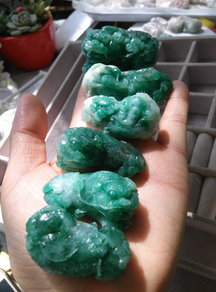 Tianjiao Jade Jade Dushan Jade Daytime Blue Lotus Red Factory Pendant Pendant Pixiu Live Jade Hotan