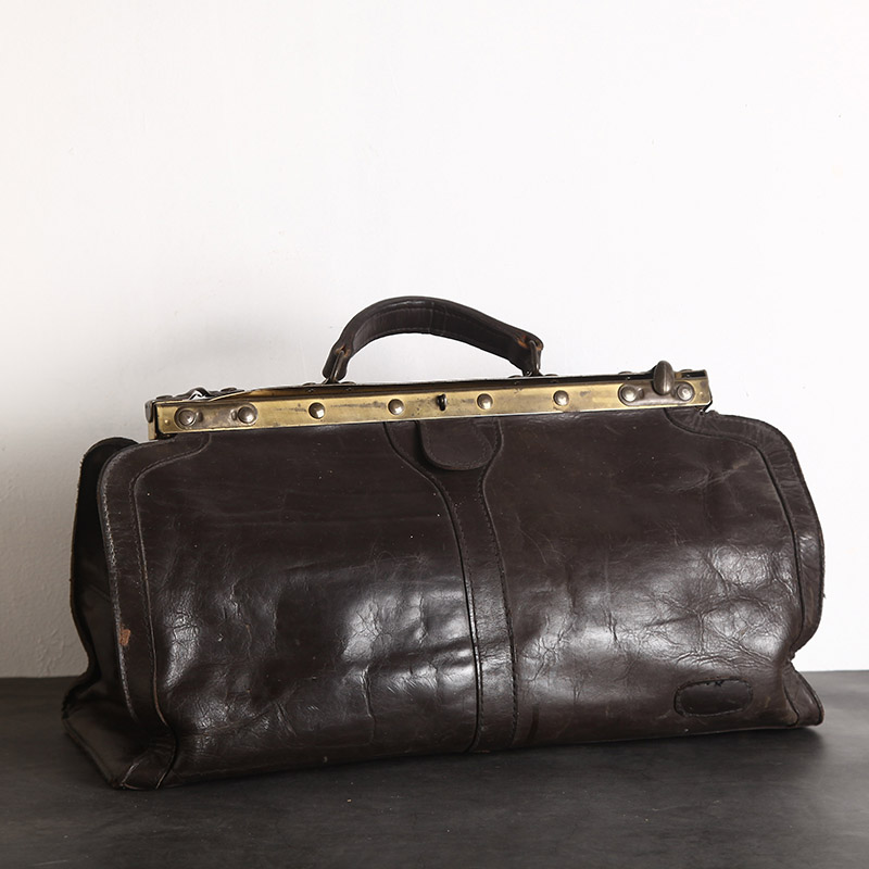 Germany 60s cow leather handbag vintage ancient with bag retro wearing a lap bag with less lock catch