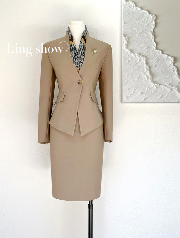 Khaki Suit, Feminine, Slim Fit, Sales Department, Hotel Front Desk, Beauty Salon Jacket, Short Skirt, Professional Work Clothes Khaki Suit, Feminine, Slim Fit, Sales Department, Hotel Front Desk, Beauty Salon Jacket, Short Skirt, Professional Work Clothes