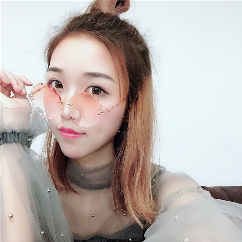 Jiang Shuying kính râm không viền cạnh Hoa tròn cá tính lưới đỏ sao đa giác kính râm nữ kính hóa trang tiệc halloween