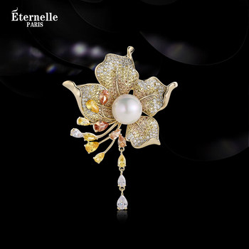 French Eternelle High-End Brooch for Women, Niche Design, Light Luxury Corsage, Elegant Flower Collar Pin, Birthday Gift