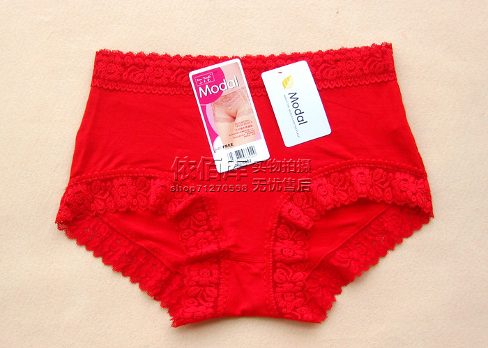 Quần lửng cạp cao trong bộ đồ lót ren lớn của phụ nữ XL do lot nu