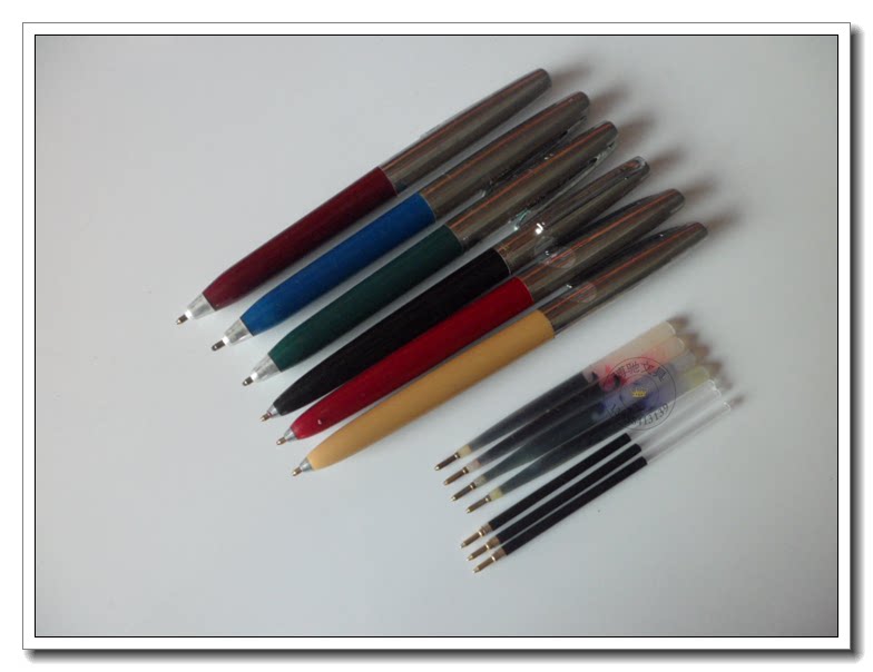 Funghua 92 bicolor toned ballpoint pen with the same hero 590 bicolor ball pen drum red blue refill