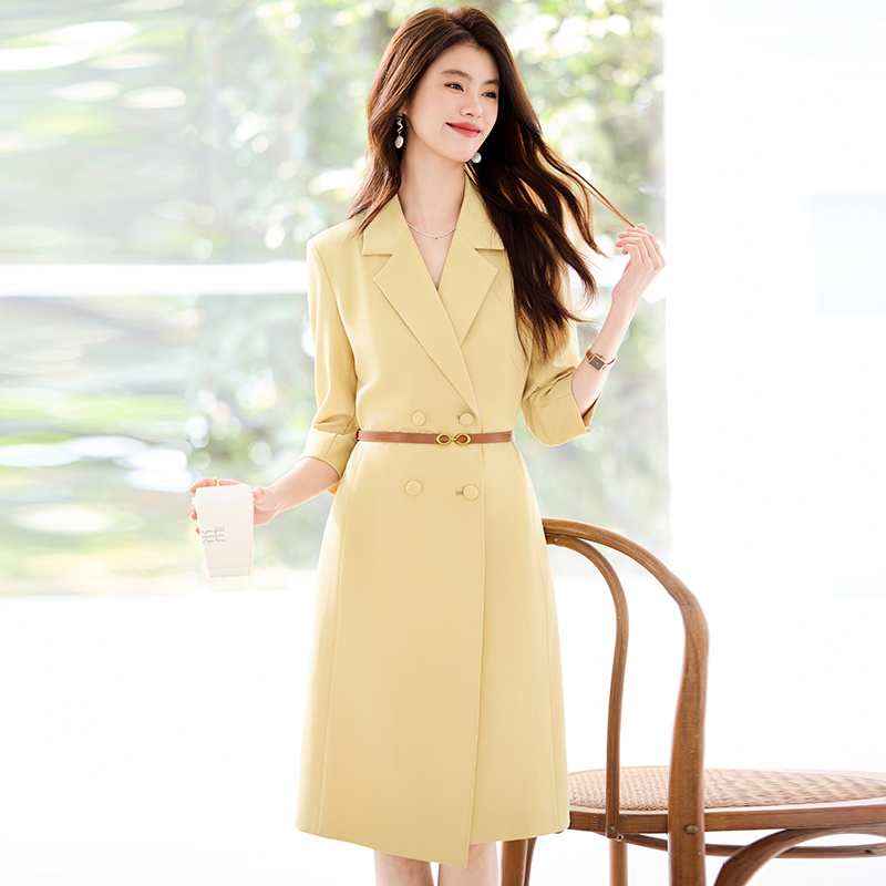 Light Yellow Suit Dress for Women, Autumn 2026 New Style, Suitable for Commuting to Work, with a High-End Feel, Waist-Cinching, Slimming, Long-Sleeved Dress
