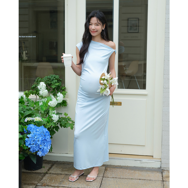 Elegant French-Style Maternity Dress with Moonlight Off-Shoulder Design, High-End Lyocell Stretch Fabric, Stylish Design, Waist-Cinching Dress Elegant French-Style Maternity Dress with Moonlight Off-Shoulder Design, High-End Lyocell Stretch Fabric, Stylish Design, Waist-Cinching Dress