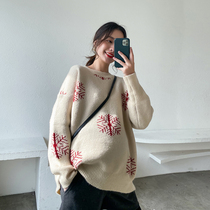 Maternity sweater winter loose section 2021 autumn and winter thickened large size Christmas snowflake knitted wool top Korean version of the tide