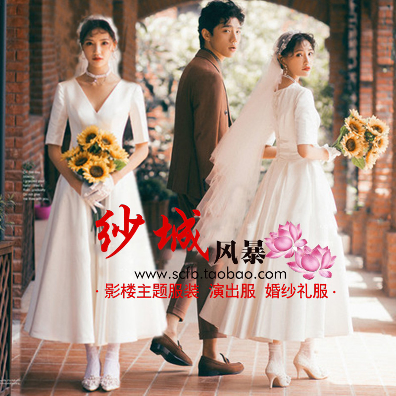 New photo studio theme clothing simple white satin wedding couple photo photography retro white dress dress