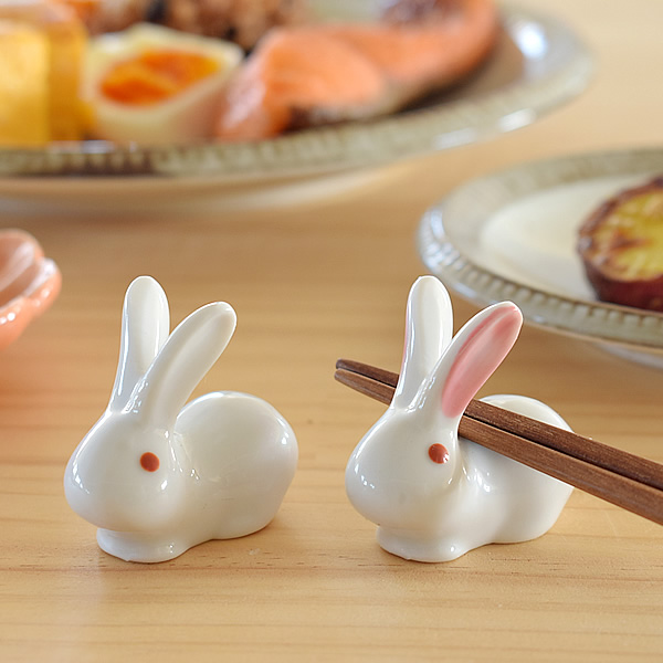 Japan system of imported meiny burnt hand worked ceramic chopsticks entrusted with small rabbit chopsticks rack chopstick pillow fork spoon cutlery holder