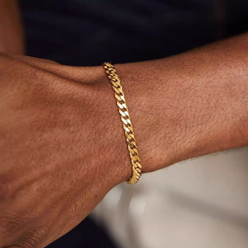 18K Gold-Plated Cuban Bracelet with a Niche Design, Trendy and Minimalist Style for Men, Exquisite and High-End, Unique Men's Plain Chain Bracelet 18K Gold-Plated Cuban Bracelet with a Niche Design, Trendy and Minimalist Style for Men, Exquisite and High-End, Unique Men's Plain Chain Bracelet