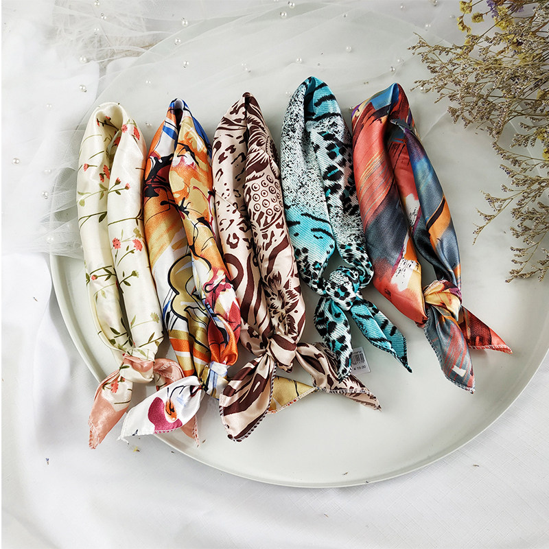 Spring and Autumn Scarf Women's Winter Fashion Printed BAO WEN Joker Small Square Scarf Professional Matching Clothes Decorative Scarf