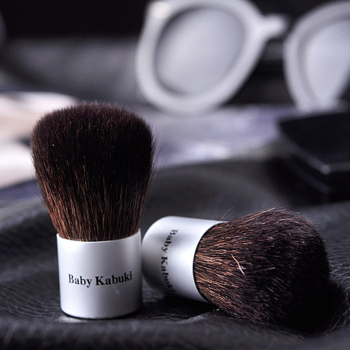 Out of Korea ultra-soft short mini-portable brush and paint and brush makeup tool