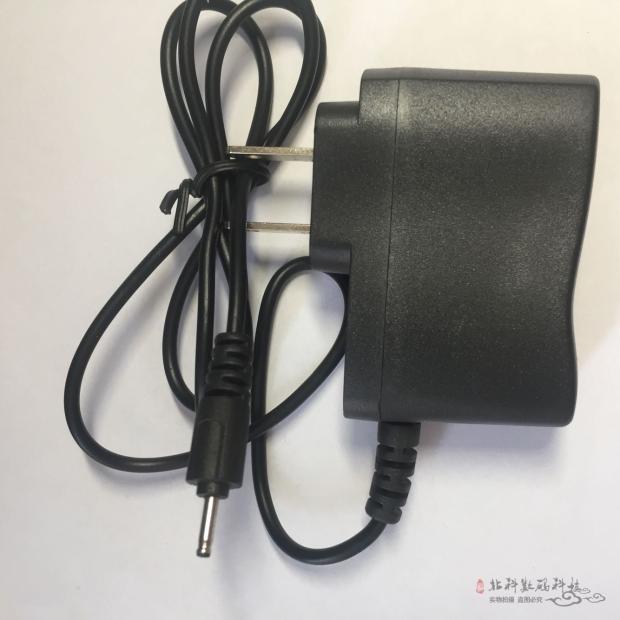 Nokia sạc điện thoại di động lớn tuổi c1 lỗ lỗ nhỏ 5000 1050 5233 cũ cũ e71 Vòng 6 - Phụ kiện điện thoại di động giá đỡ điện thoại xe máy chống giật
