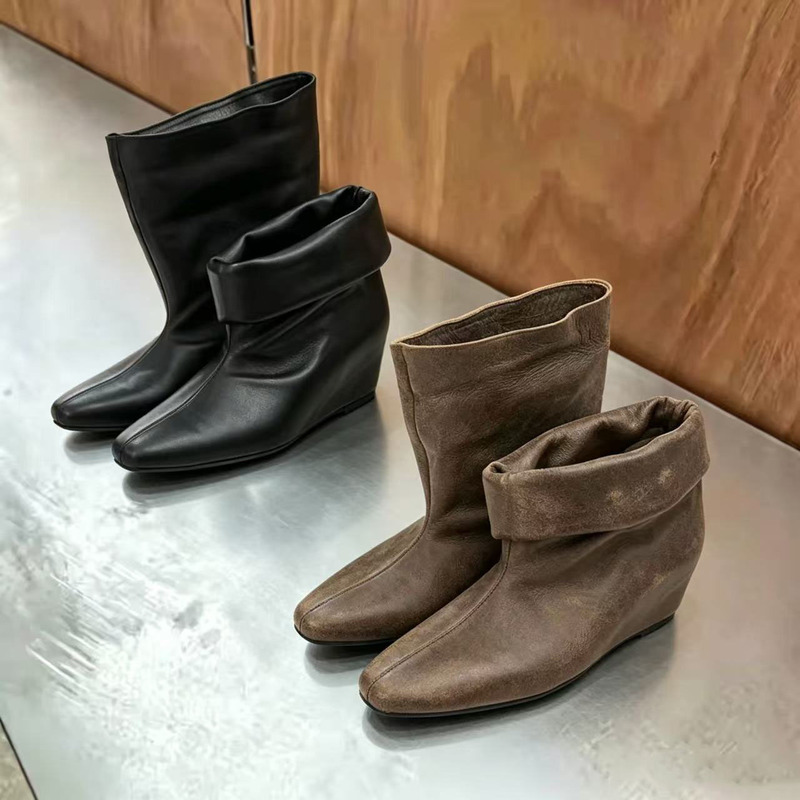 2026 Autumn/Winter New European and American Retro Style Square-Toe Short Boots for Women, Brown Slimming High-Heel Versatile Hidden Heel Slimming Boots