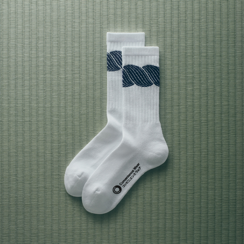 Japan's Familymart Convenience Store Chiyogata Fuji Vivant Soft Silver Eagle Team 26Fujirock Long Socks and Square Scarf